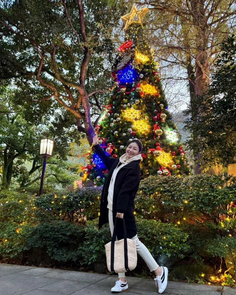 好多地方還是好有聖誕節氣氛、也期待2024新的一年  #余朱青